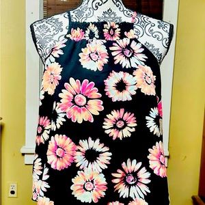 No Boundaries womens floral blouse new with tags.